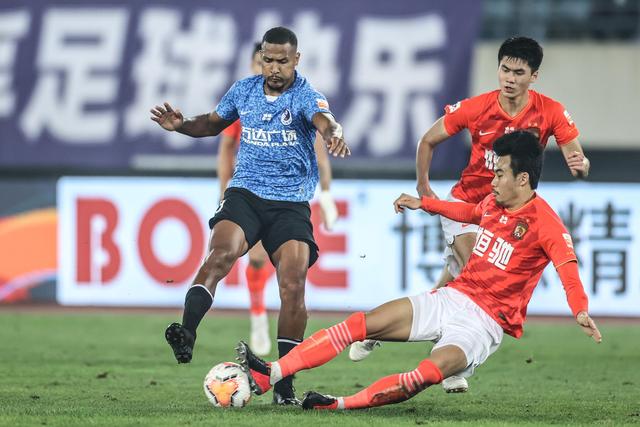 精选足篮专家：辉红论球、胆定哥16连红分析足彩